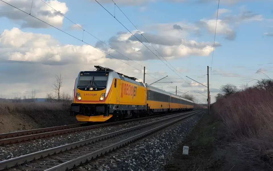 RegioJet na trati do Hradce? Cestující se bojí horší kvality