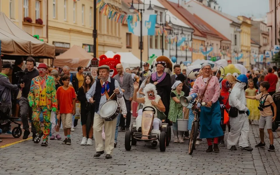 Už zítra startuje pohádkový Jičín. Náměstí se promění v háj